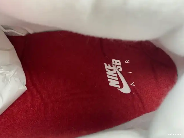 Cheap Husky Jordan Red SB Sapphire 4 DR5415-102 x 0529